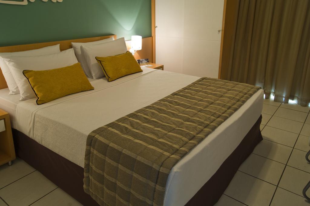 Bristol Praia Do Canto Vitoria Exterior photo